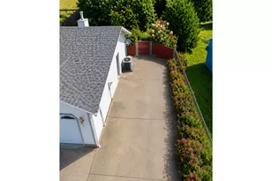 780 SE Redwood Ave, Myrtle Creek, OR 97457 - Photo 3