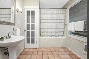 1617 SW Broadway Dr, Portland, OR 97201 - Photo 23