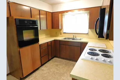 19512 Biggs Rd, Vernonia, OR 97064 - Photo 13
