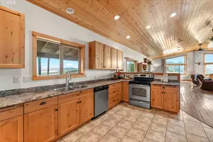 629 Buell Ln, Roseburg, OR 97471 - Photo 11