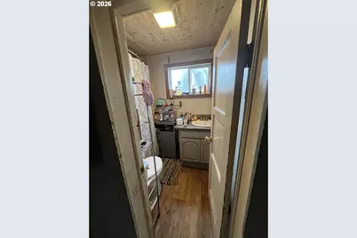262 N Marple St, Coos Bay, OR 97420 - Photo 9