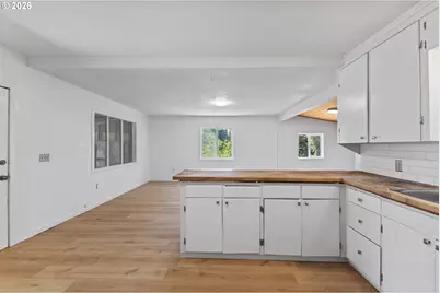 262 N Marple St, Coos Bay, OR 97420 - Photo 5