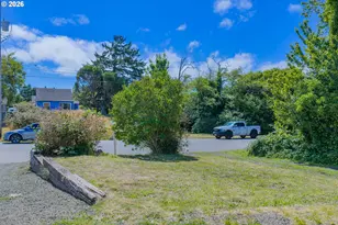262 N Marple St, Coos Bay, OR 97420 - Photo 27