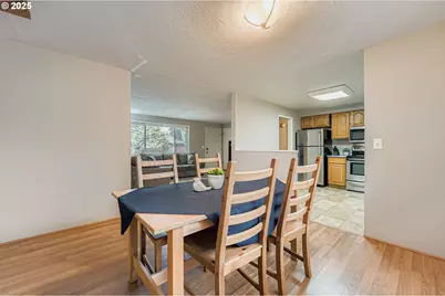 1833 NE 157th Ave, Portland, OR 97230 - Photo 9