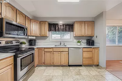 1833 NE 157th Ave, Portland, OR 97230 - Photo 11