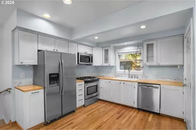 404 S Dakota St, Portland, OR 97239 - Photo 9