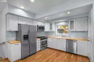 404 S Dakota St, Portland, OR 97239 - Photo 9