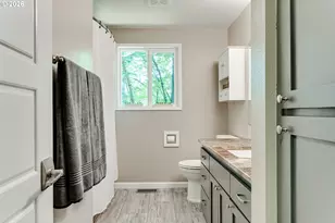 1695 Cameo Dr, Eugene, OR 97405 - Photo 25