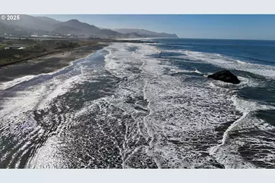 Old Coast Rd, Gold Beach, OR 97444 - Photo 11