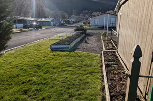 950 Pomona St, The Dalles, OR 97058 - Photo 3