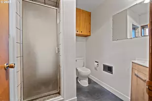 12342 NE Knott St, Portland, OR 97230 - Photo 21