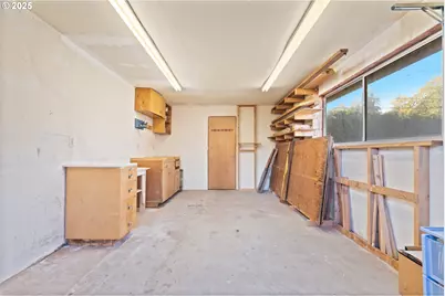 12342 NE Knott St, Portland, OR 97230 - Photo 41