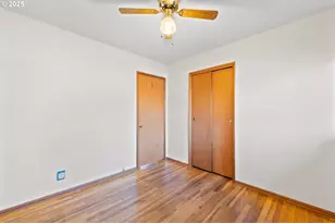 12342 NE Knott St, Portland, OR 97230 - Photo 11