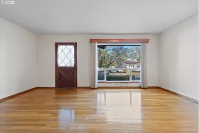 12342 NE Knott St, Portland, OR 97230 - Photo 5