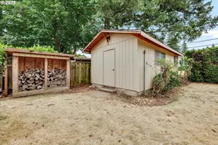 12342 NE Knott St, Portland, OR 97230 - Photo 39