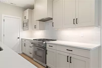 11486 NW Elise Ln, Portland, OR 97229 - Photo 17