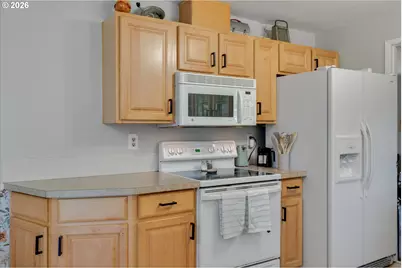 1563 NE Village Squire Ct, Gresham, OR 97030 - Photo 13