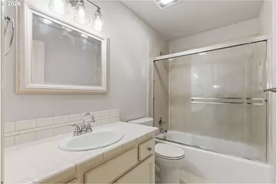 5760 Meridian Ct, Lake Oswego, OR 97035 - Photo 29