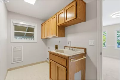 5760 Meridian Ct, Lake Oswego, OR 97035 - Photo 31