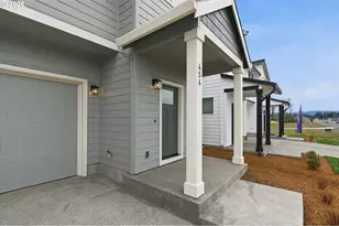 454 E Wilson St, Carlton, OR 97111 - Photo 9