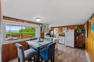 536 S Marple St, Coos Bay, OR 97420 - Photo 9