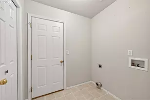 1904 NE Gibbs Cir, McMinnville, OR 97128 - Photo 35
