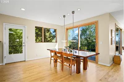 3907 SW View Point Ter, Portland, OR 97239 - Photo 7