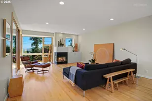 3907 SW View Point Terrace, Portland, OR 97239 - Photo 3