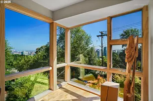 3907 SW View Point Terrace, Portland, OR 97239 - Photo 5