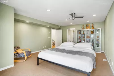 3907 SW View Point Ter, Portland, OR 97239 - Photo 17