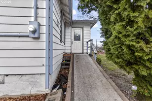 805 SE 197th Ave, Portland, OR 97233 - Photo 17