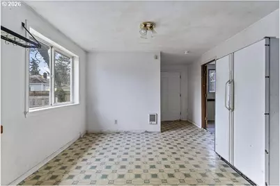 805 SE 197th Ave, Portland, OR 97233 - Photo 9