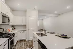 884 N 18th Ave, Cornelius, OR 97113 - Photo 11