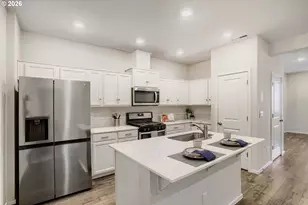 884 N 18th Ave, Cornelius, OR 97113 - Photo 9