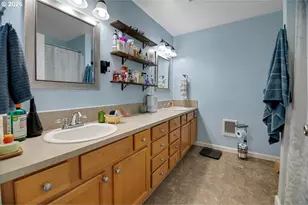 23931 NE Treehill Dr, Wood Village, OR 97060 - Photo 19