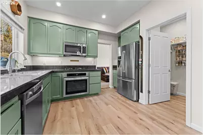 387 Jessica Dr, Forest Grove, OR 97116 - Photo 5