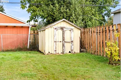 10202 N Buchanan Ave, Portland, OR 97203 - Photo 39