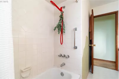 10202 N Buchanan Ave, Portland, OR 97203 - Photo 27