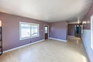 2071 NE Stephens St, Roseburg, OR 97470 - Photo 3