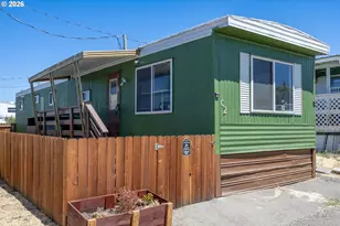 2071 NE Stephens St, Roseburg, OR 97470 - Photo 1