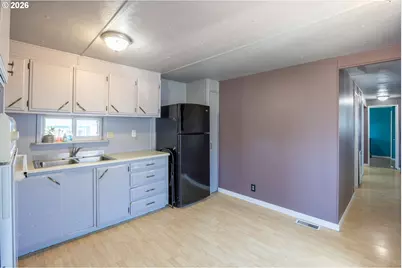 2071 NE Stephens St #C2, Roseburg, OR 97470 - Photo 5
