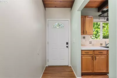 975 E 44th Ave, Eugene, OR 97405 - Photo 7
