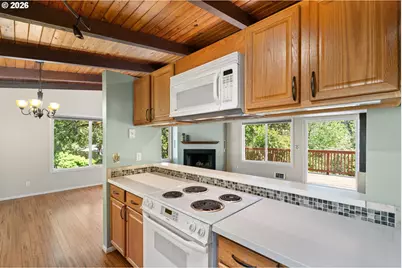 975 E 44th Ave, Eugene, OR 97405 - Photo 9