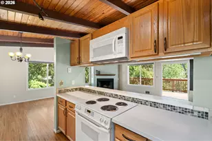 975 E 44th Ave, Eugene, OR 97405 - Photo 9