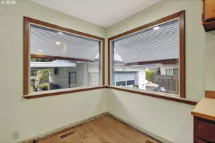 13624 NE Glisan St, Portland, OR 97230 - Photo 13