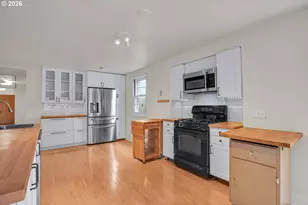 7934 N Hurst Ave, Portland, OR 97203 - Photo 23