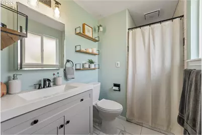 808 NE Craig St, Myrtle Creek, OR 97457 - Photo 15