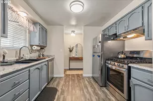 808 NE Craig St, Myrtle Creek, OR 97457 - Photo 9