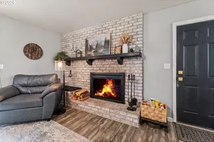 808 NE Craig St, Myrtle Creek, OR 97457 - Photo 5