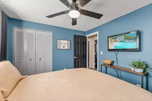 808 NE Craig St, Myrtle Creek, OR 97457 - Photo 17